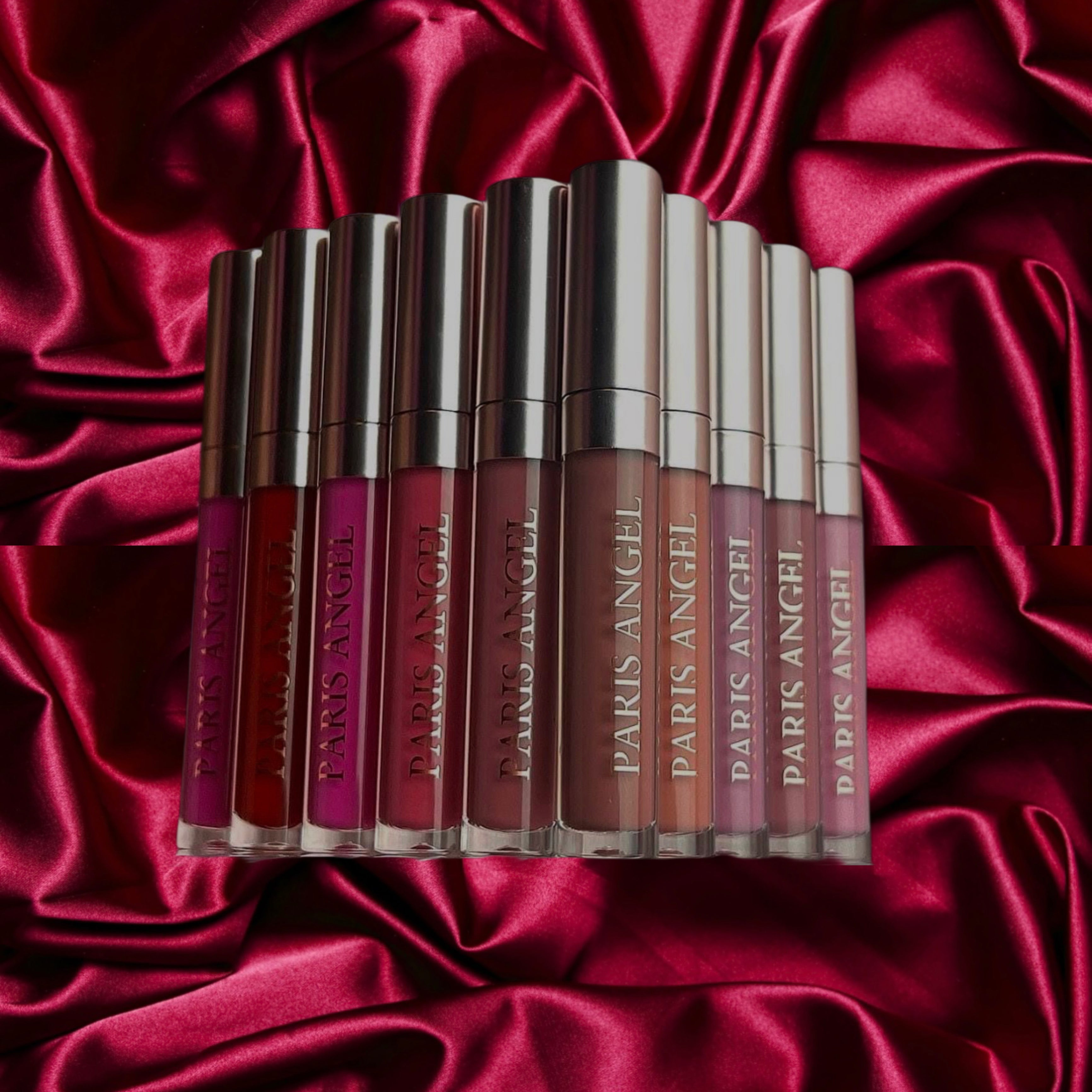 𝑰𝒄𝒐𝒏𝒊𝒄 𝑹𝒐𝒖𝒈𝒆
𝐿𝑜𝑛𝑔 𝐿𝑎𝑠𝑡𝑖𝑛𝑔 𝑀𝑎𝑡𝑡𝑒 𝐿𝑖𝑝𝑠𝑡𝑖𝑐𝑘 𝑇ℎ𝑎𝑡 𝐷𝑜𝑒𝑠𝑛’𝑡 𝐷𝑟𝑦 𝑂𝑢𝑡 𝐿𝑖𝑝𝑠